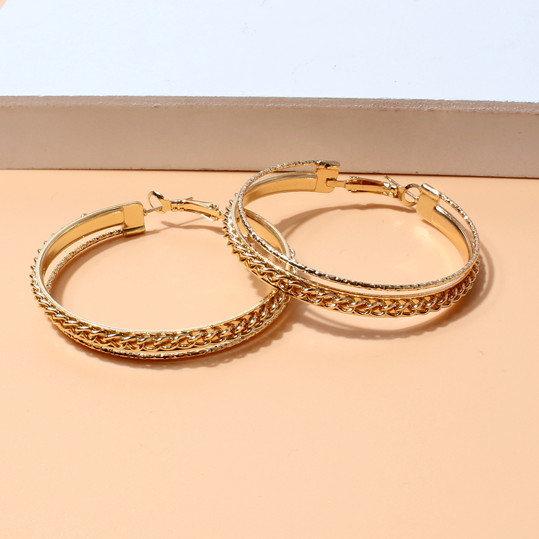 Fashion Retro Geometric Round Golden Alloy Ear Hoop Earrings display picture 2