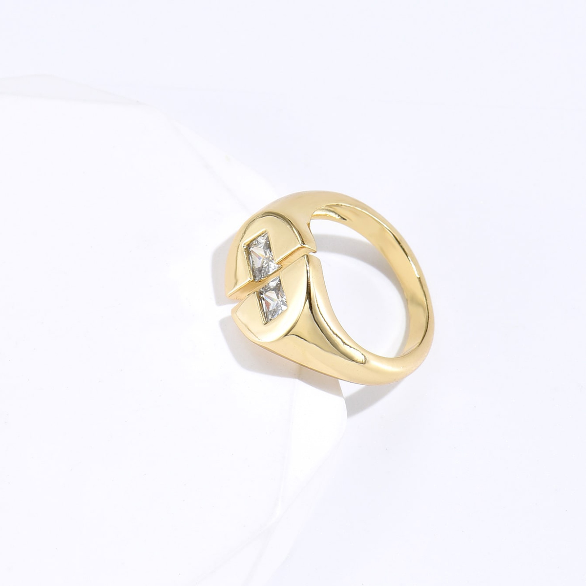 Simple Fashion Golden  Adjustable Copper Inlaid Zircon Open-end Ring display picture 2
