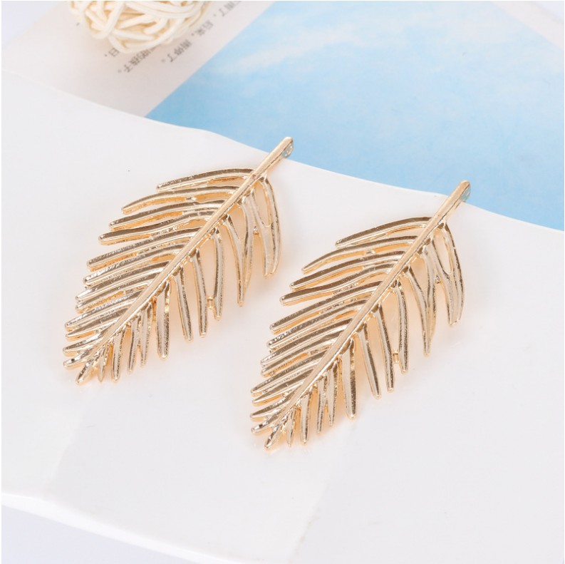 Fashion Alloy Hollow Leaf Shaped Alloy Stud Earrings display picture 2