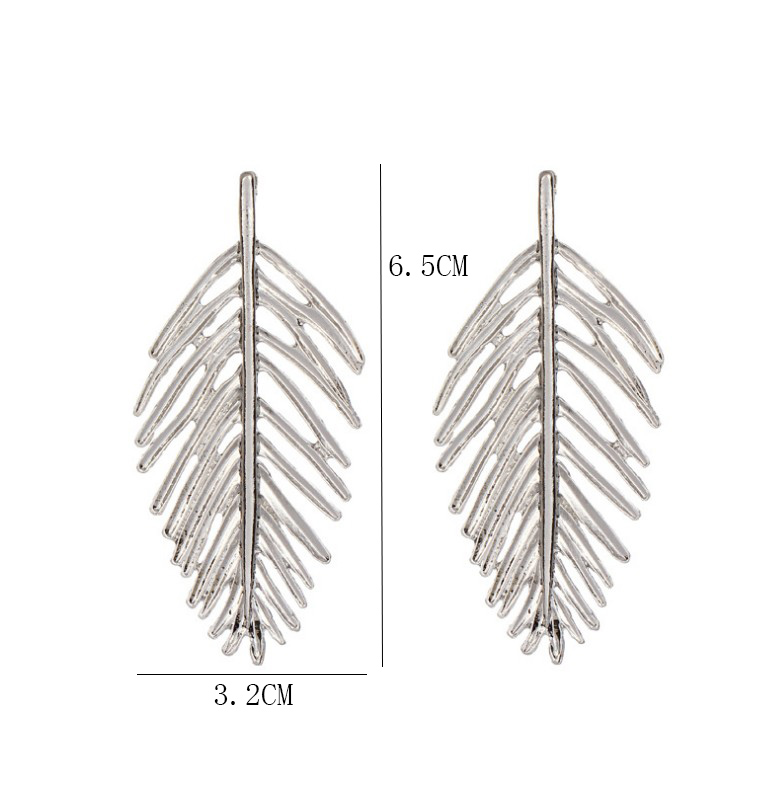 Fashion Alloy Hollow Leaf Shaped Alloy Stud Earrings display picture 7