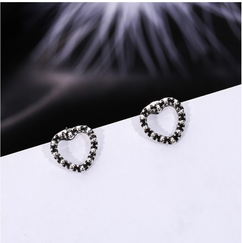 Retro Moon Heart Triangle Geometric Water Drop Ear Studs 6 Pairs display picture 8