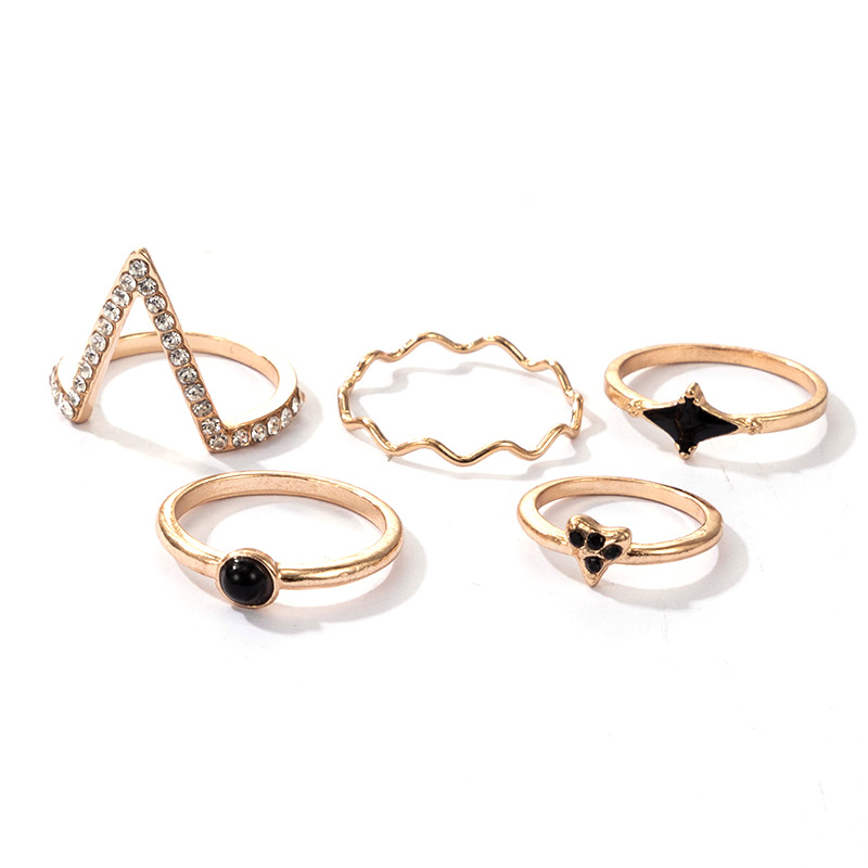 Fashion Retro Black Dripping Oil Wave V-shaped Ring 5-piece Set display picture 6