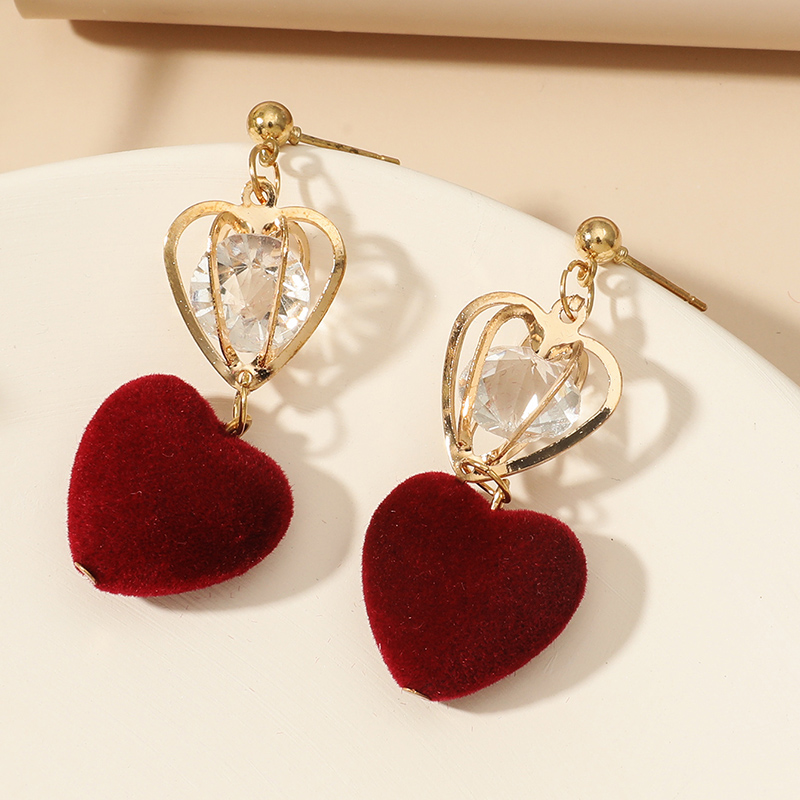 Fashion Original Hollow Crown Inlaid Zircon Suede Heart Shaped Eardrops display picture 1