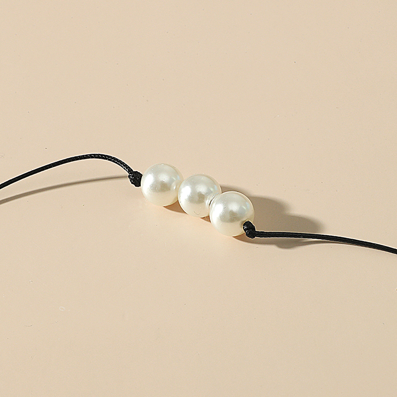 Collar De Tres Perlas Tejido Con Cuerda De Cuero De Moda Simple display picture 2