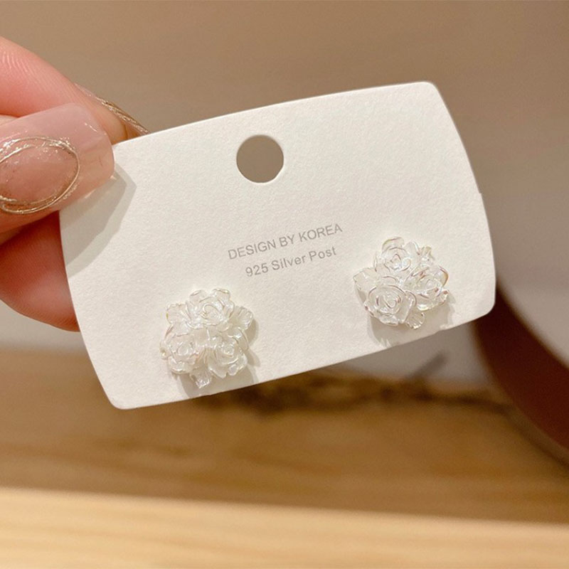 Fashion White Flower Shaped New Unique Stud Earrings Women display picture 1