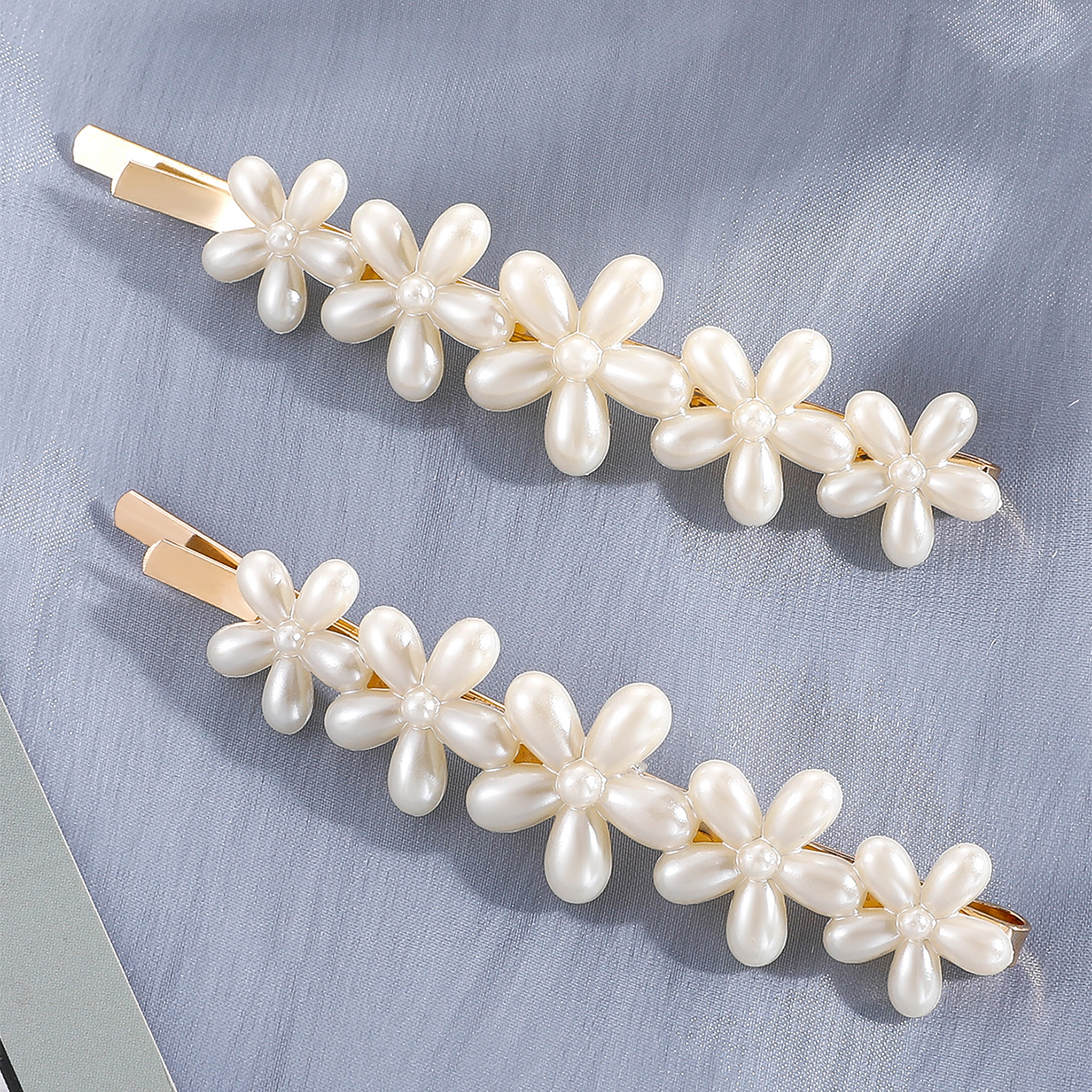 Women's Romantic Sweet Flower Imitation Pearl Alloy Hair Accessories Inlaid Pearls Artificial Pearls Hair Clip 1 Set display picture 1
