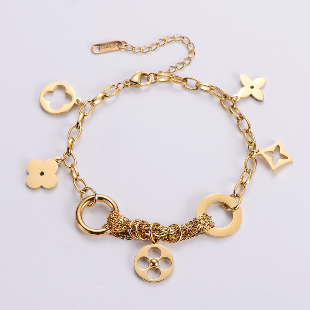 Fashion Clover Shaped Bracelet Female Titanium Steel Simple Women's Gift display picture 1
