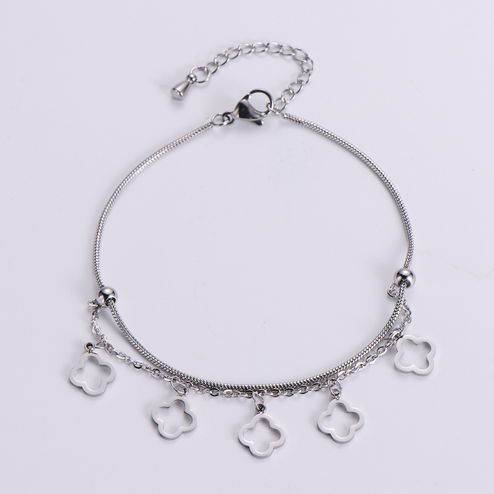 Fashion New Decoration Simple Hollow Sweet Stainless Steel Bracelet Hand Jewelry display picture 2