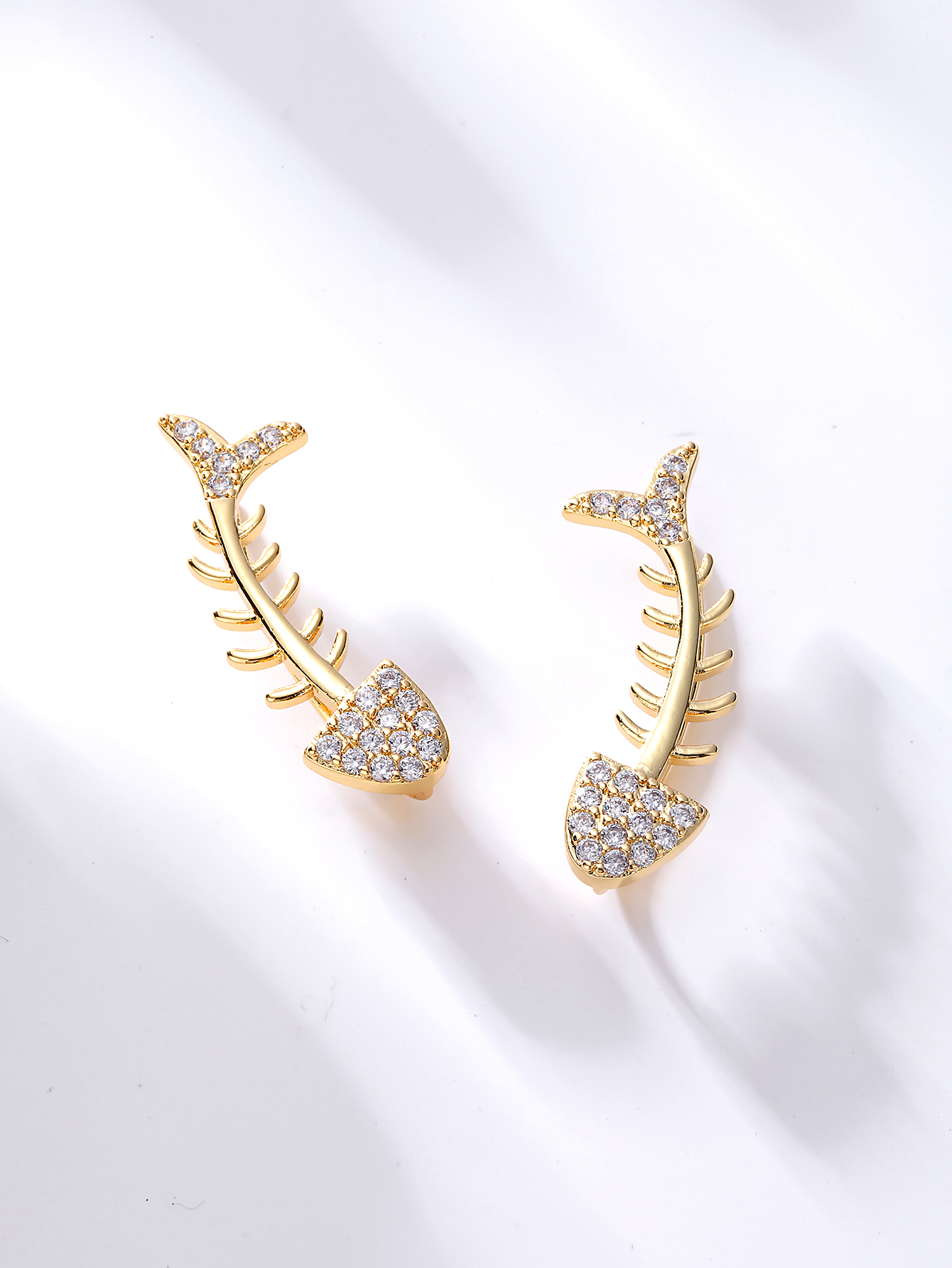 Fashion Creative New Goldfish Bone Electroplated 18k Gold Zircon Copper Earrings display picture 1