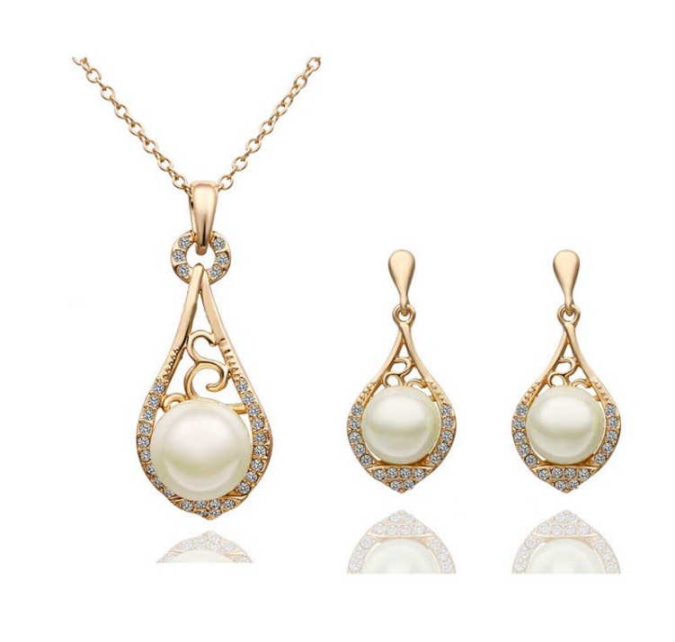 Fashion Inlay Rhinestone Set Pearl Diamond Set Necklace Ear Stud display picture 1