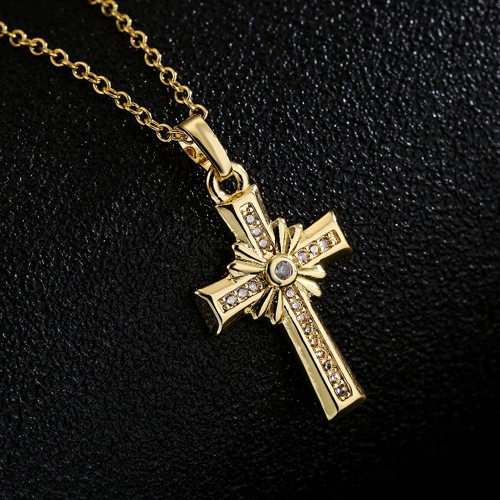 Fashion Copper 18k Gold Plating Zircon Cross Pendant Necklace display picture 2