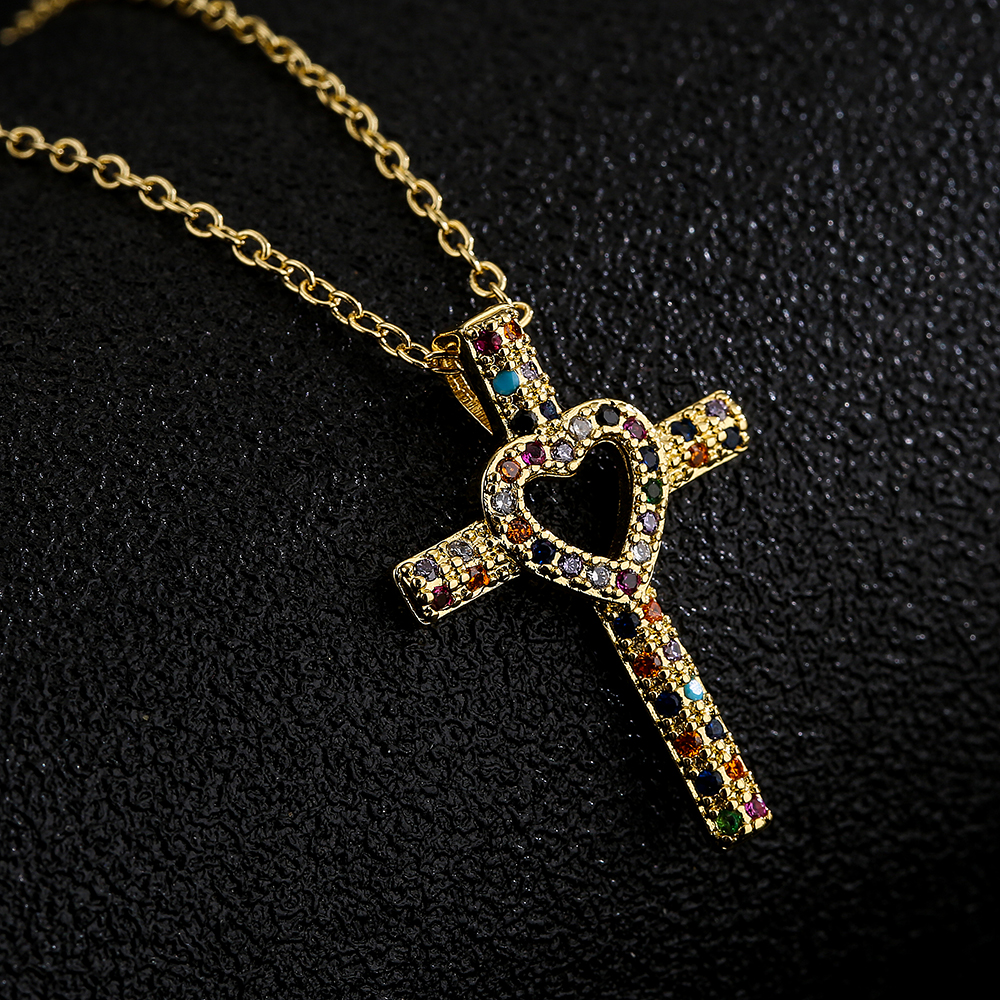 Fashion Copper 18k Gold Heart-shaped Zircon Cross Pendant Necklace display picture 3