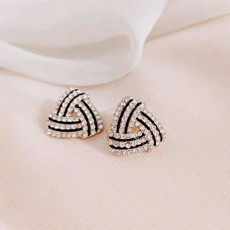 2022 New Fashion Geometric Triangle Women's Inlaid Rhinestone Stud Earrings display picture 2