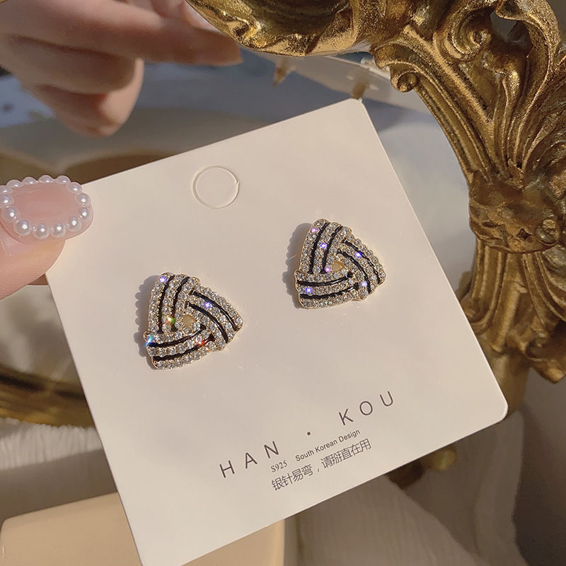 2022 New Fashion Geometric Triangle Women's Inlaid Rhinestone Stud Earrings display picture 4