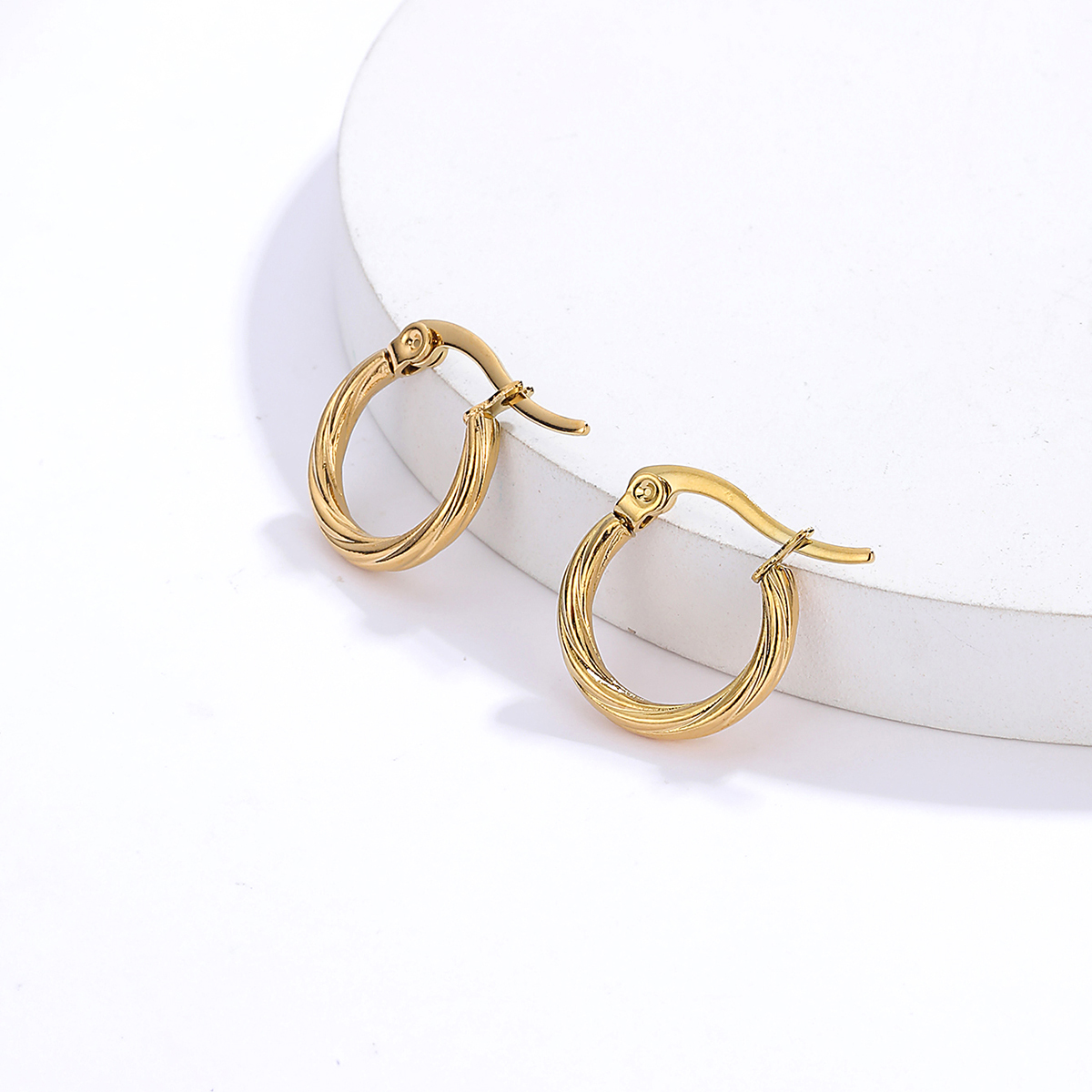 New Fashion Small Geometric Simple Plating 18k Gold Stainless Steel Earring display picture 1