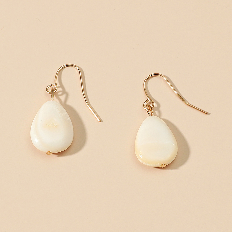 Fashion Simple Irregular Geometric Small Drop-shaped Shell Earrings display picture 3