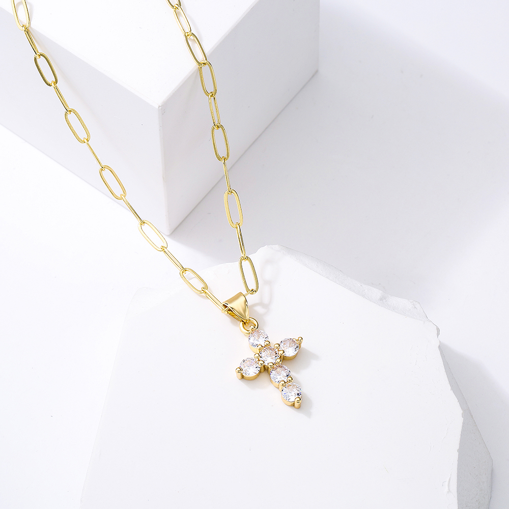 Fashion Copper Plating 18k Gold Zircon Cross Pendant Necklace Female display picture 2