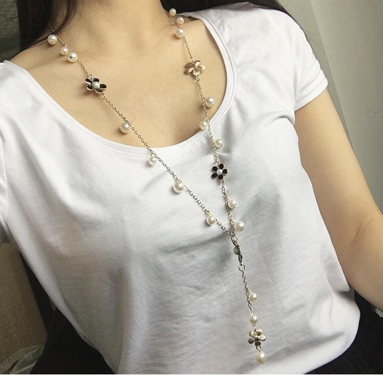 Fashion Flower Alloy Inlay Artificial Pearl Necklace 1 Piece display picture 2