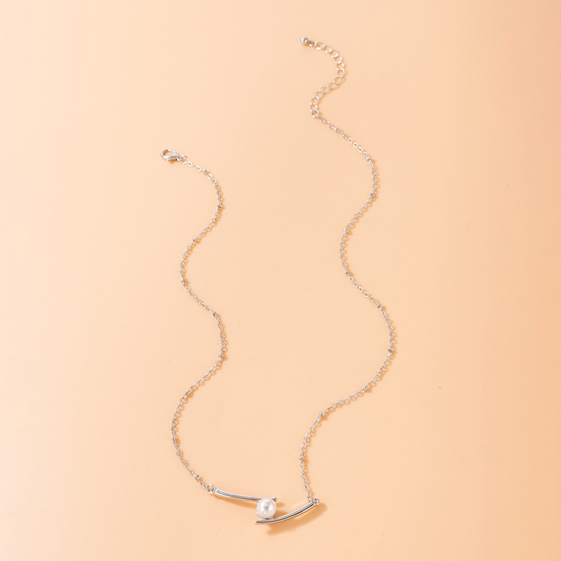 Fashion Ol Pearl Geometric Irregular Clavicle Chain Single-layer Alloy Necklace display picture 3