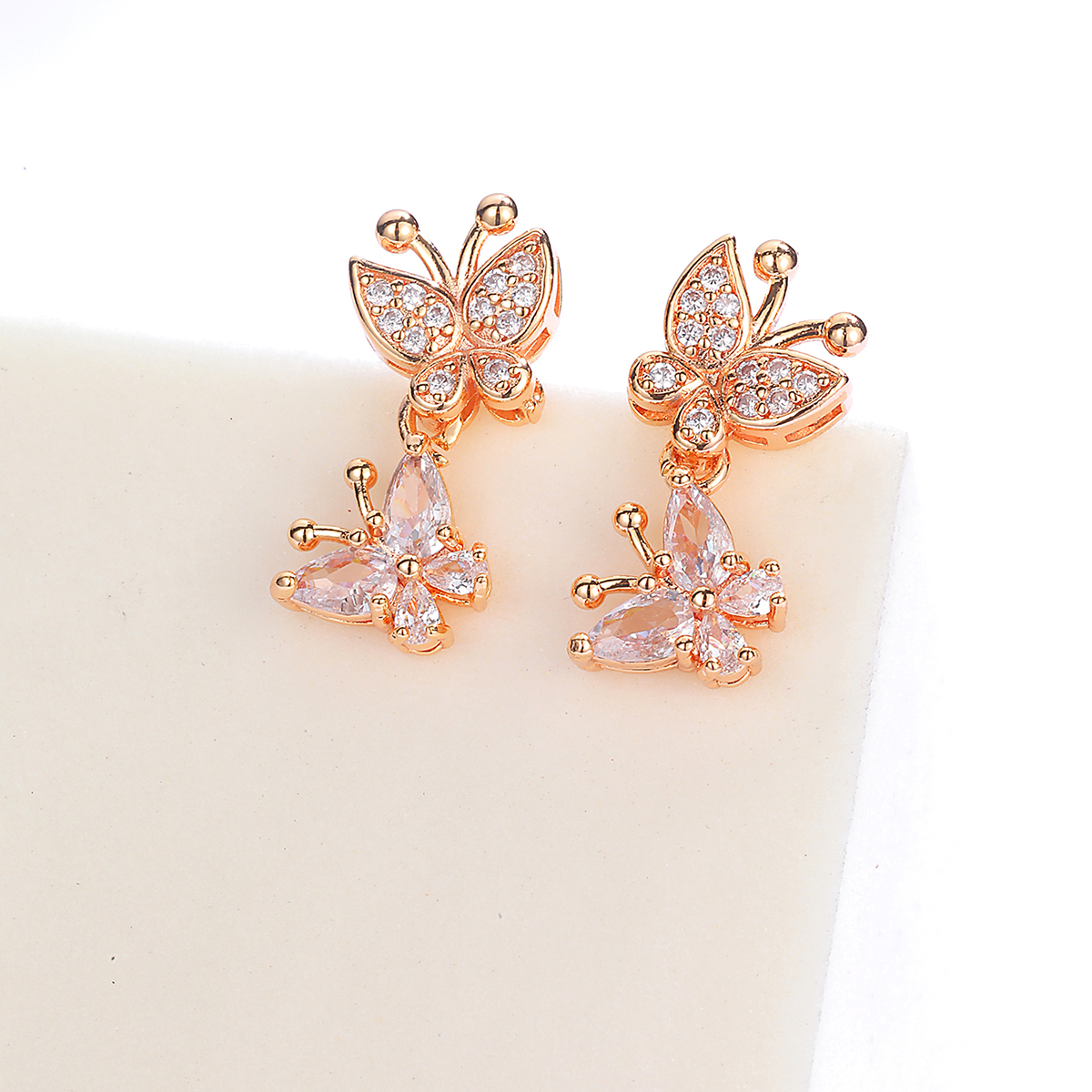 Fashion Shining Ornament Copper Electroplated 18k Gold Inlaid Zircon Butterfly Earrings display picture 3
