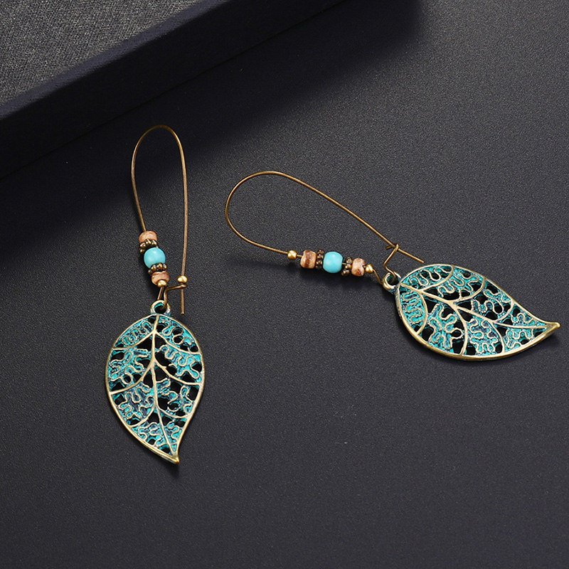 Fashion Vintage Hollow Out Leaf Shape Alloy Earrings display picture 4