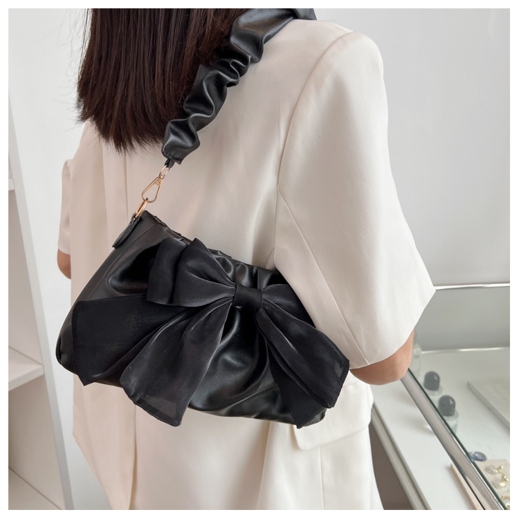 Women's New Fashion Chain Crossbody Cute Bow Shoulder Underarm Bag display picture 3