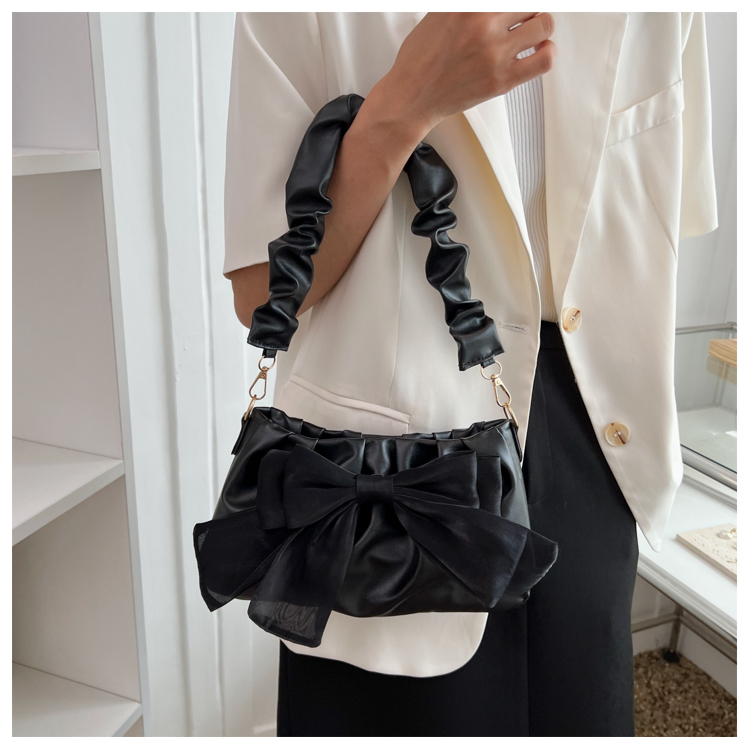 Women's New Fashion Chain Crossbody Cute Bow Shoulder Underarm Bag display picture 4