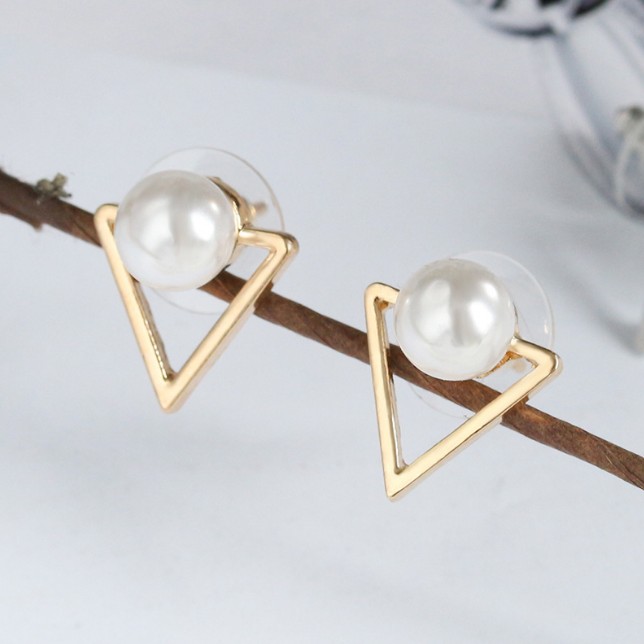 Fashionable Geometric Hollow Geometry Triangle Pearl Alloy Ear Studs display picture 6