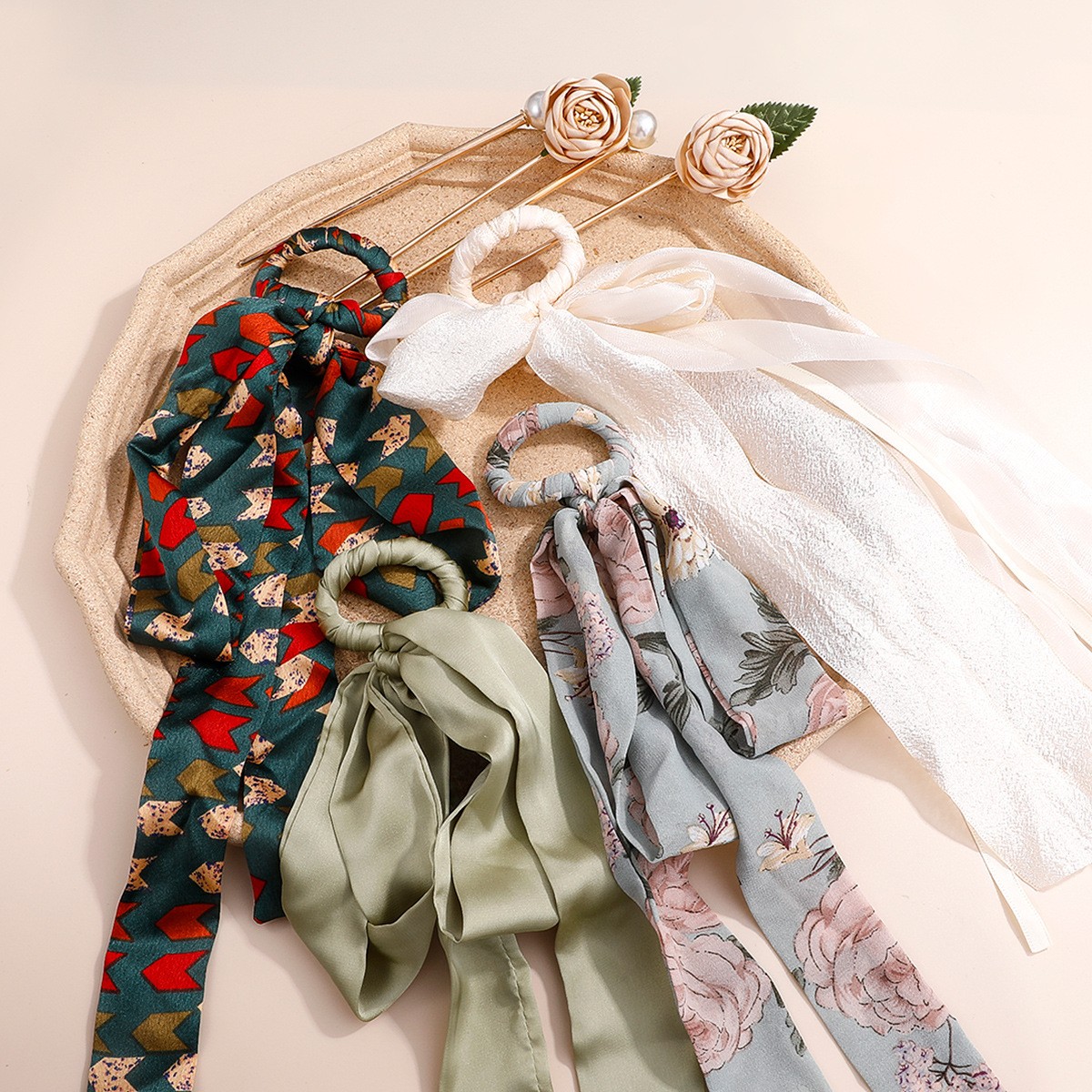 2022 New Silk Scarf Flower-shaped Hairpin  Fashion Elegant Bow Hair Band Headdress Women display picture 1