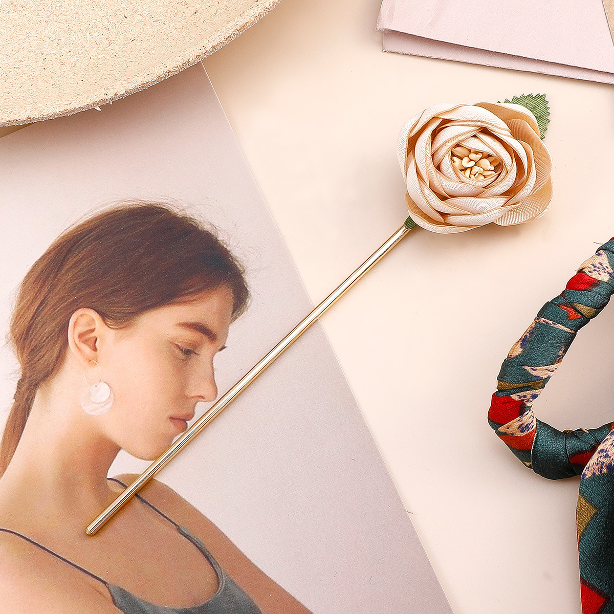 2022 Neue Seide Schal Blume-shaped Haarnadel Mode Elegante Bogen Haar Band Kopfschmuck Frauen display picture 7