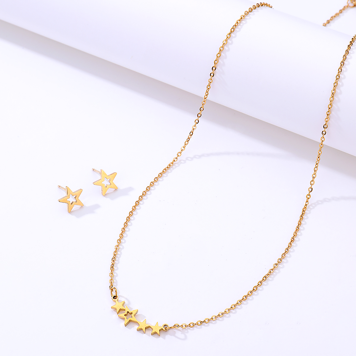 Einfache Mode Galvani 18k Gold Pentagramm Stern Edelstahl Stud Ohrringe Halskette Set display picture 3