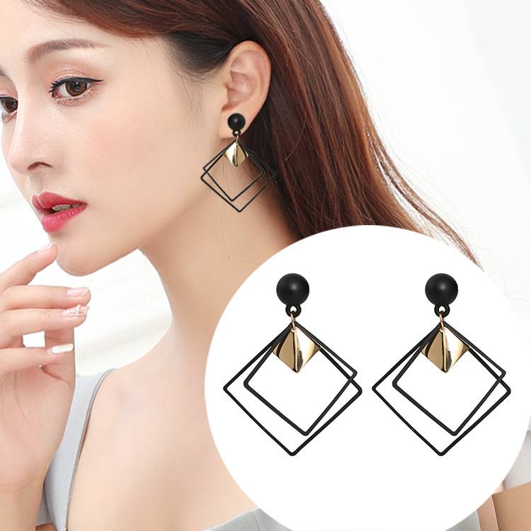 Fashion Rhombus Metal Alloy Earrings Long Pendant Simple display picture 1