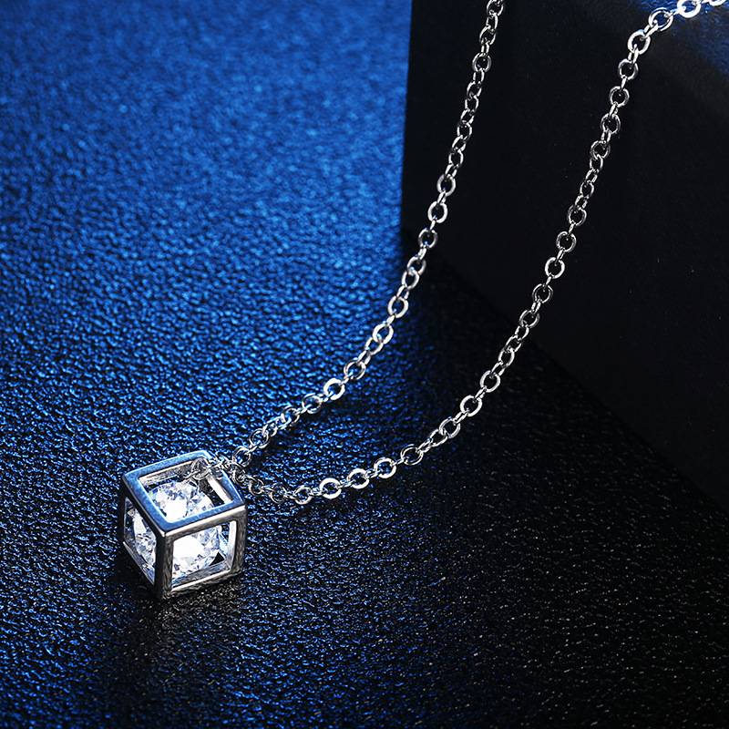 Women's Fashion Simple Style Square Ball Alloy Necklace Inlaid Zircon Zircon Necklaces display picture 1