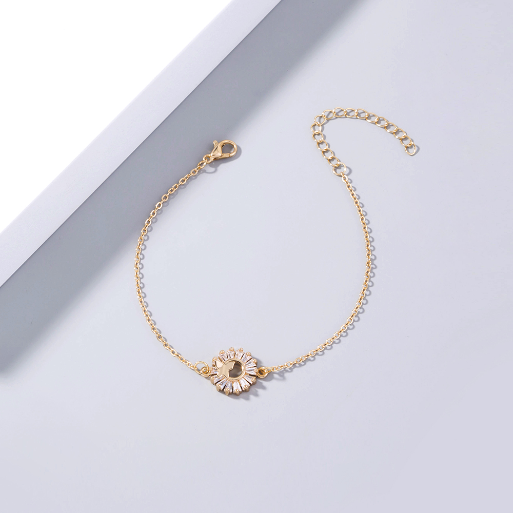 Princess Style Round Zircon Copper Bracelet Accessories display picture 1
