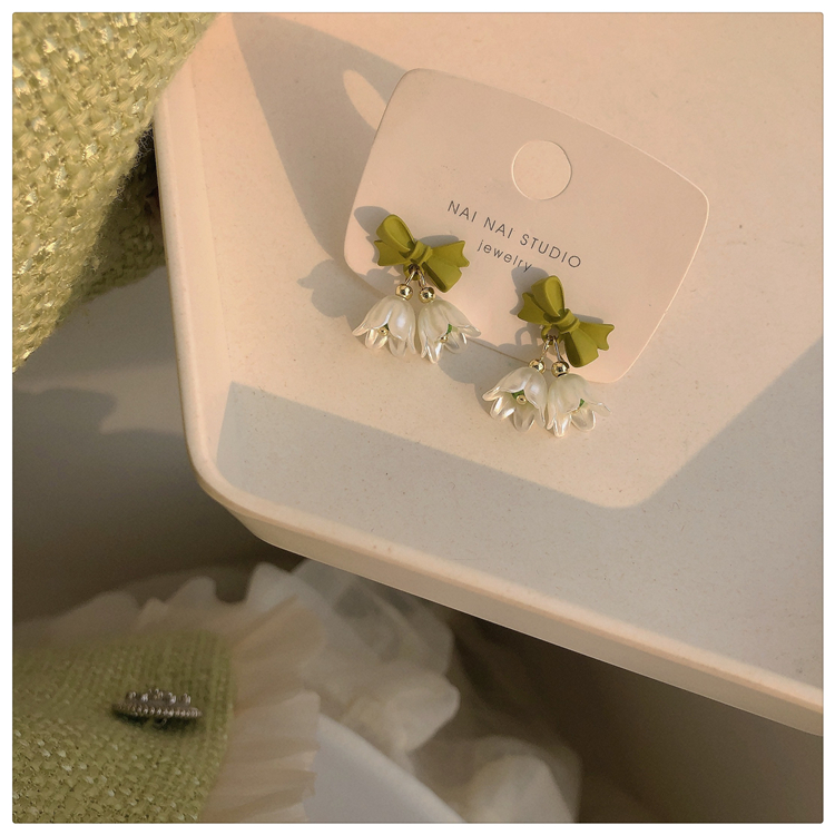 Spring New Elegant Pastoral Green Lily Stud Bow Earrings For Women display picture 6