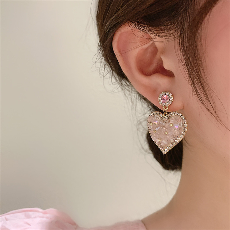 Pink Heart Stud Earrings Full-rhinestone Inlaid Women's Small Exquisite Peach Heart Earrings display picture 6