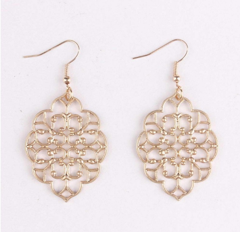 Fashion New Geometric Carved Window Flower Hollow Alloy Earrings display picture 3
