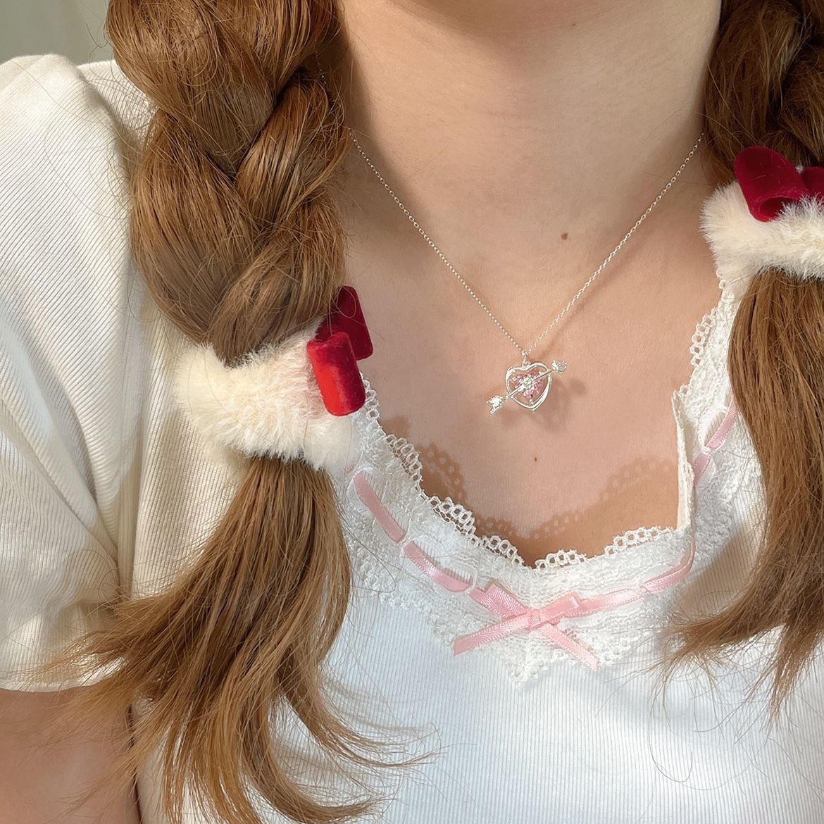 Creative Simple Hollow Heart-piercing Pink Diamond Pendant Necklace Bracelet display picture 4