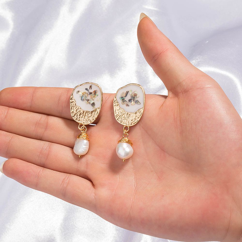 Wholesale Jewelry 1 Pair Retro Round Alloy Pearl Earrings display picture 6