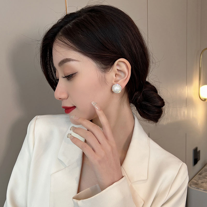 Luxury Alloy Hemispherical Earrings Banquet Diamond Rhinestone Stud Earrings As Shown In The Picture display picture 2