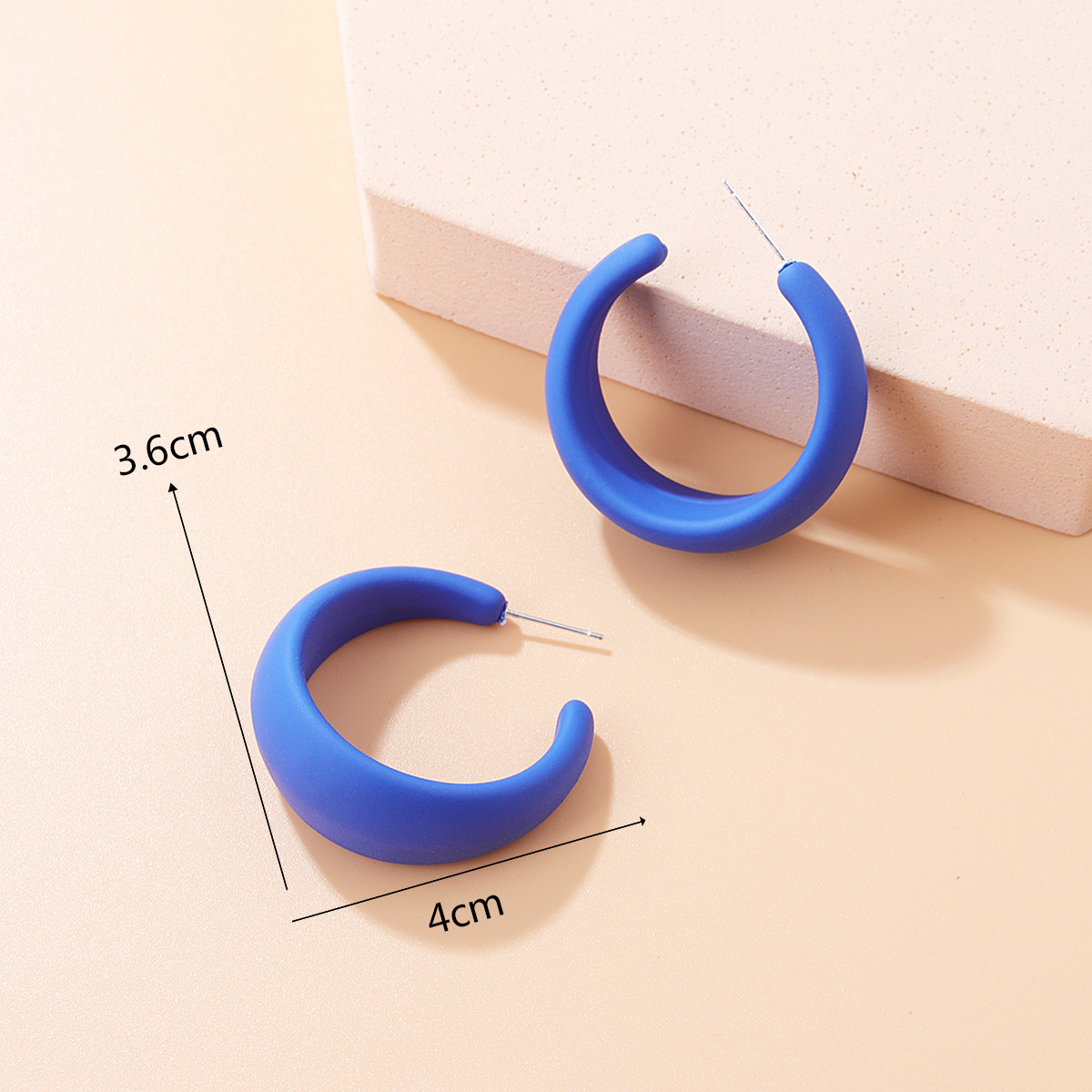 Fashion Retro Solid Color Acrylic Rubber Geometric C- Shaped Hoop Earrings display picture 2