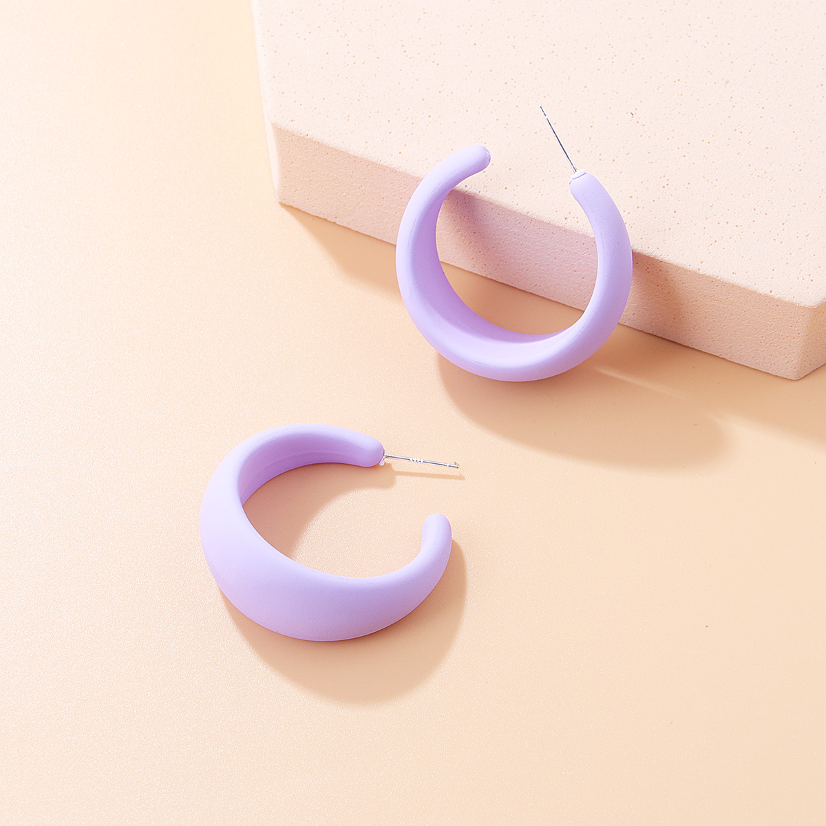 Fashion Retro Solid Color Acrylic Rubber Geometric C- Shaped Hoop Earrings display picture 3