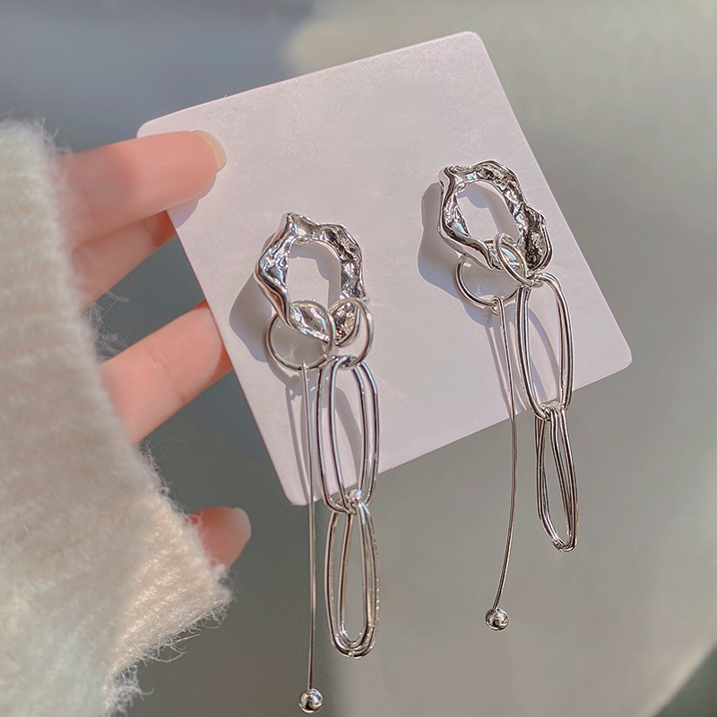 New Style Hollow Irregular Geometric Women's Metal Tassel Earrings display picture 4