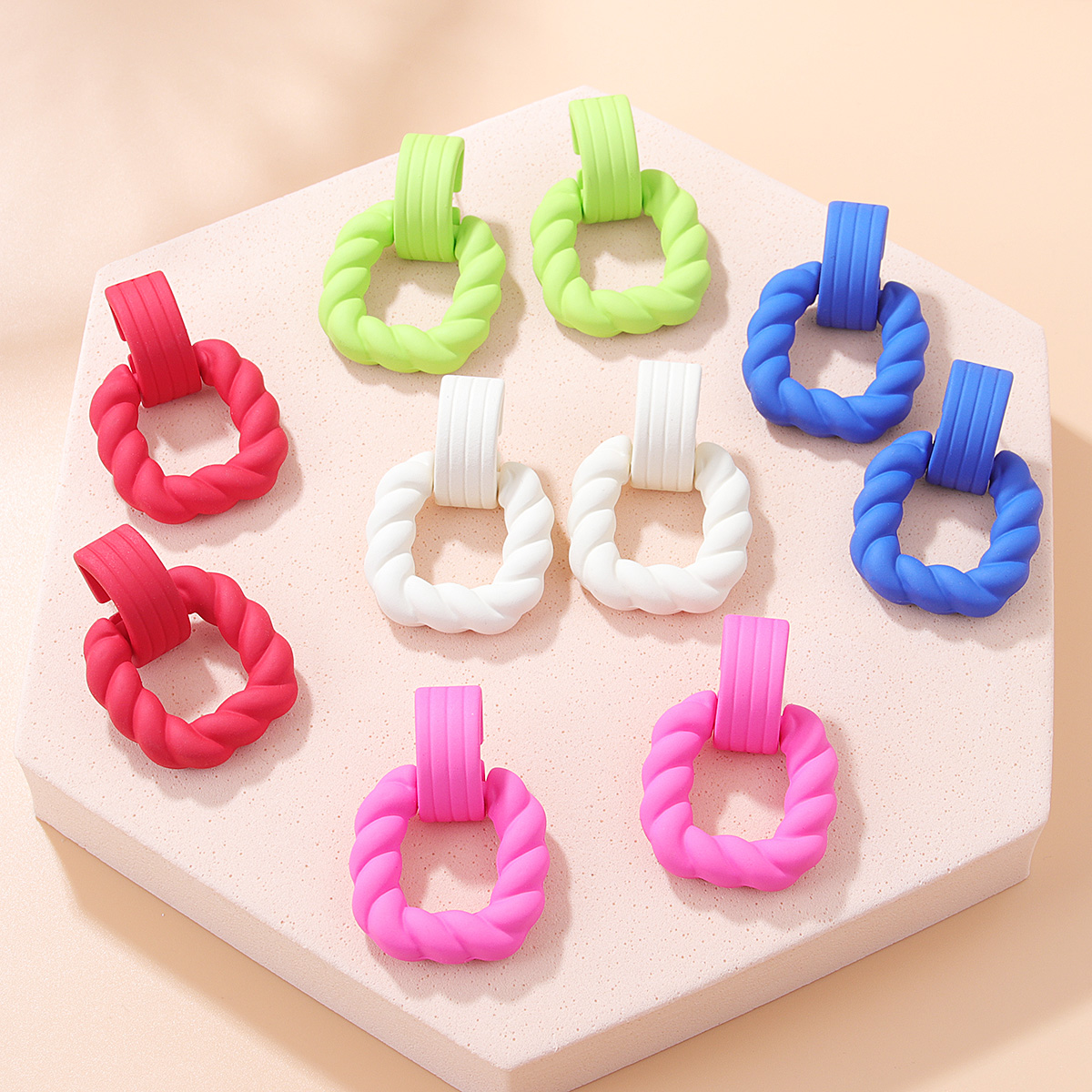 New Fashion Geometric Candy Color Acrylic Rubber Effect Paint Square Twist Earrings display picture 2