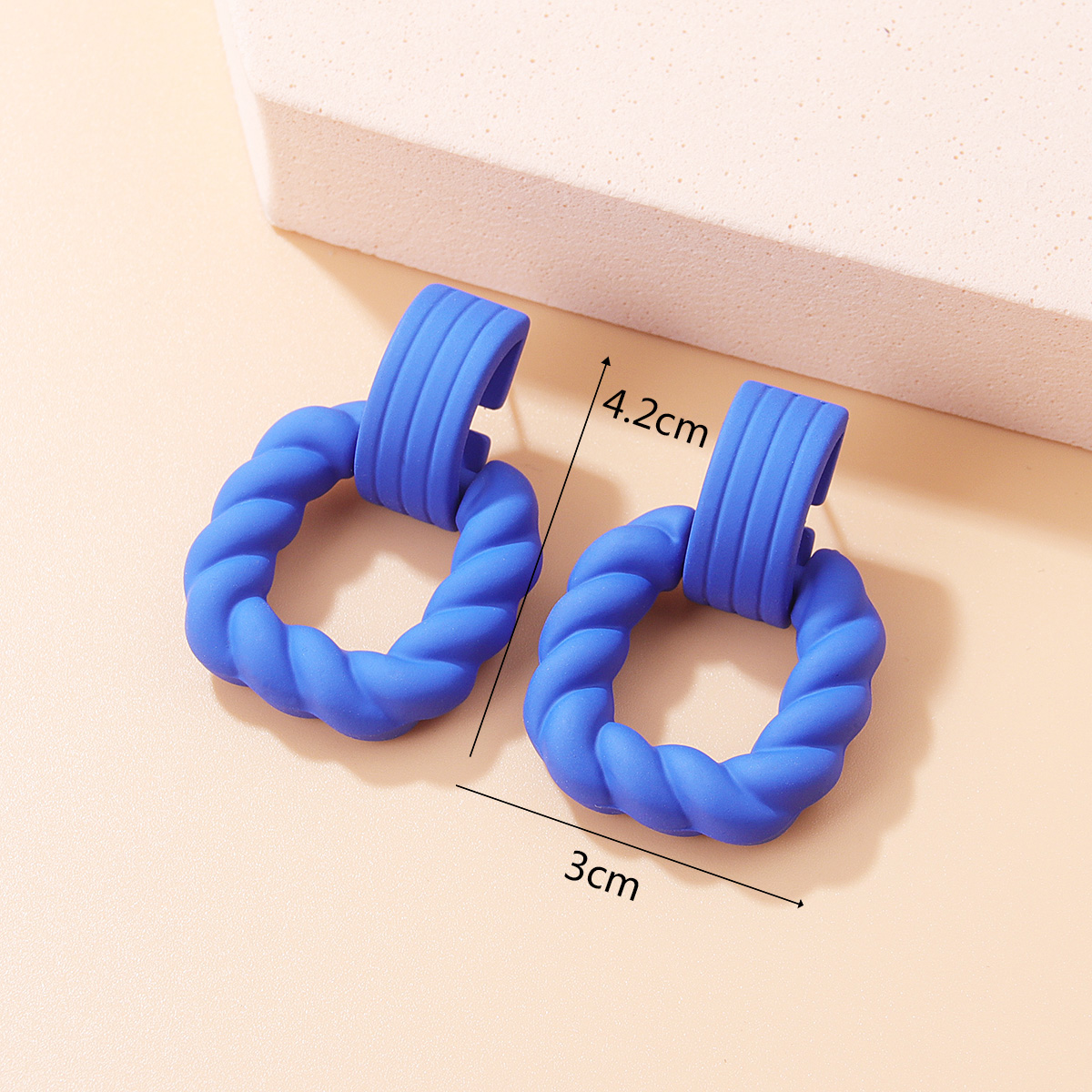 New Fashion Geometric Candy Color Acrylic Rubber Effect Paint Square Twist Earrings display picture 6