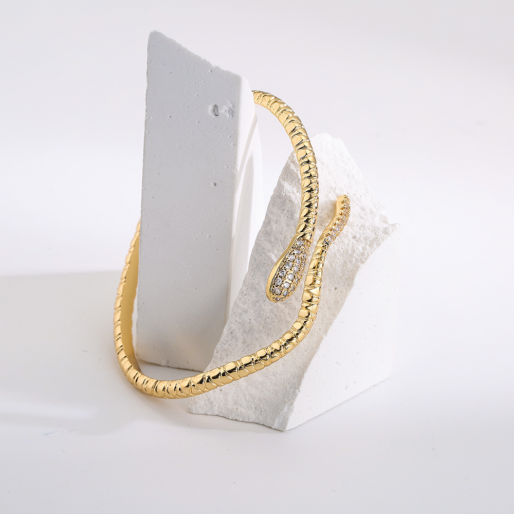 Women's Fashion Snake Copper Bangle Inlaid Zircon Zircon Copper Bracelets display picture 3