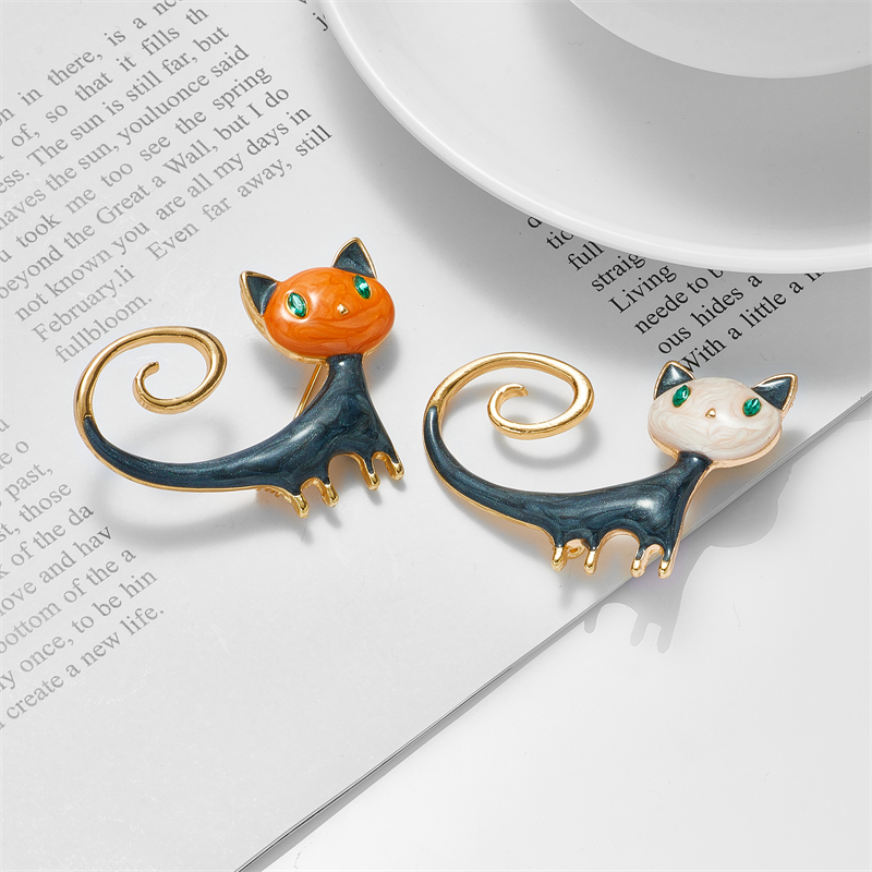 Women's Cute Funny Fashion Animal Alloy Brooches Stoving Varnish Plating No Inlaid Brooches display picture 6