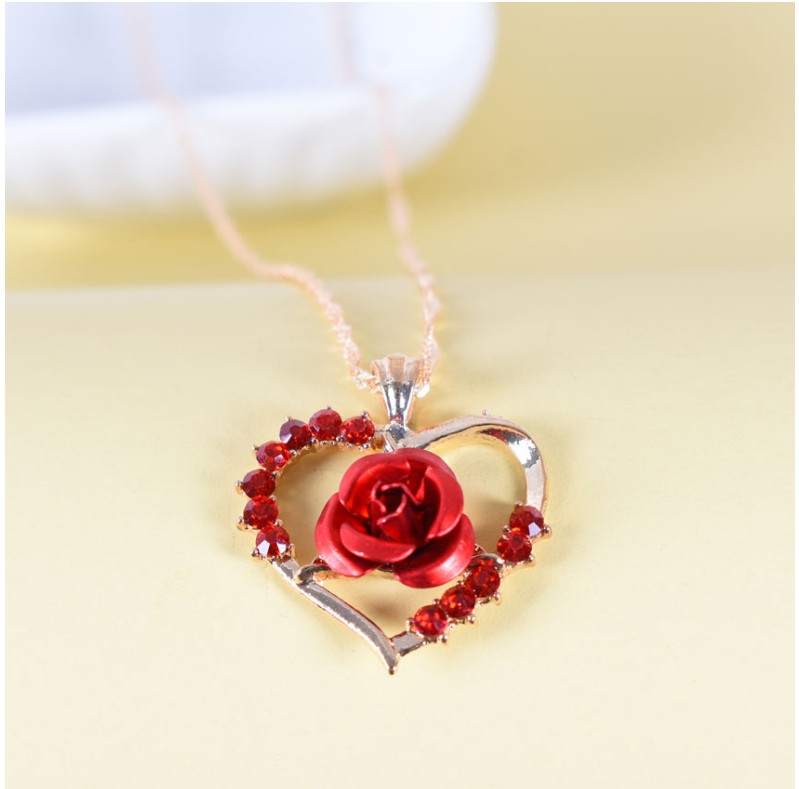 Women's Fashion Heart Alloy Pendant Necklace Diamond Artificial Rhinestones Necklaces display picture 1