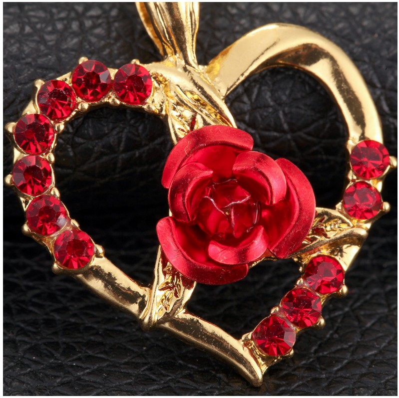 Women's Fashion Heart Alloy Pendant Necklace Diamond Artificial Rhinestones Necklaces display picture 5