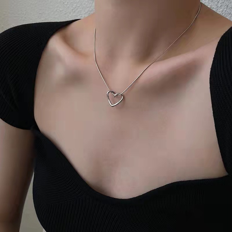 Wholesale Jewelry Romantic Heart Shape Copper No Inlaid Silver Plated Necklace display picture 3